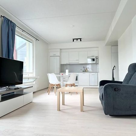 Appartamento Huoneisto Juna Aseman Vieressae Vantaa Esterno foto