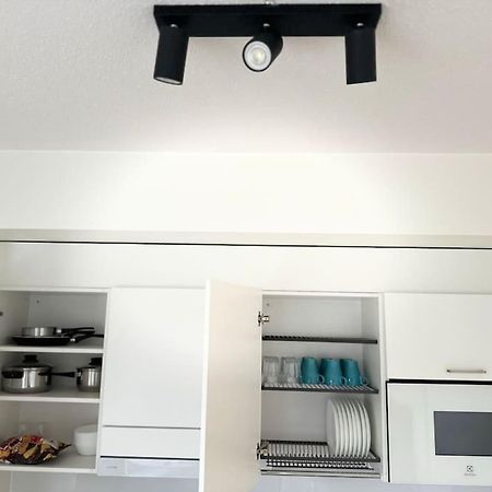 Appartamento Huoneisto Juna Aseman Vieressae Vantaa Esterno foto